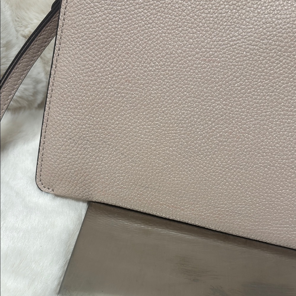 Michael Kors Dusty Rose Clutch with Gold Logo and Wrist Strap - Picture 3 of 9